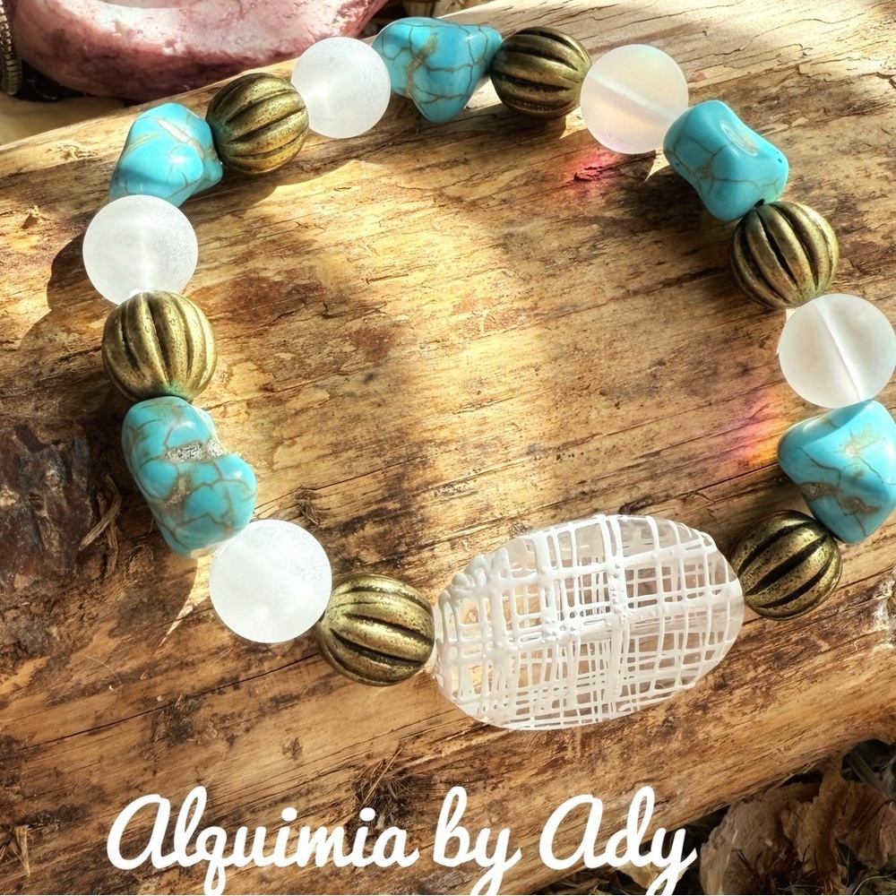Turquoise and Gold Beaded Bracelet